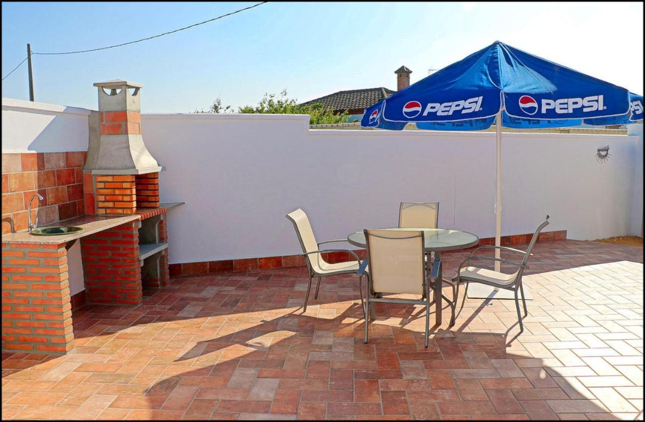 Casa Colorado Con Piscina Villa โกนิล เด ลาฟรอนเตรา ภายนอก รูปภาพ