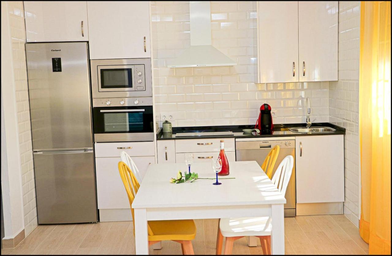 Casa Colorado Con Piscina Villa โกนิล เด ลาฟรอนเตรา ภายนอก รูปภาพ