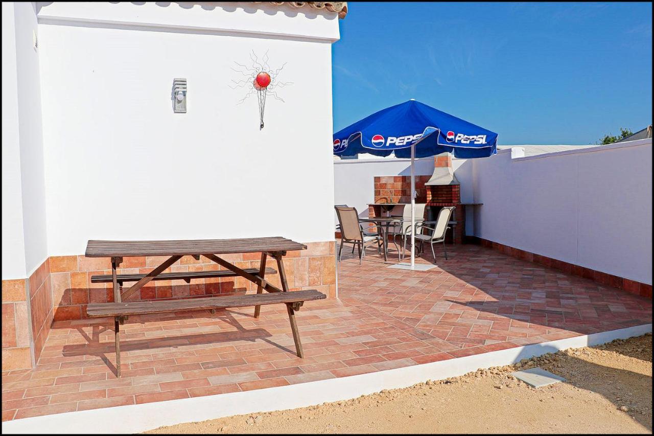 Casa Colorado Con Piscina Villa โกนิล เด ลาฟรอนเตรา ภายนอก รูปภาพ